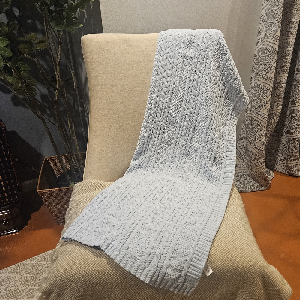 Nordstrom Baby Soft Blue Cable Knit Throw 30 In By 40 In NWOT!!